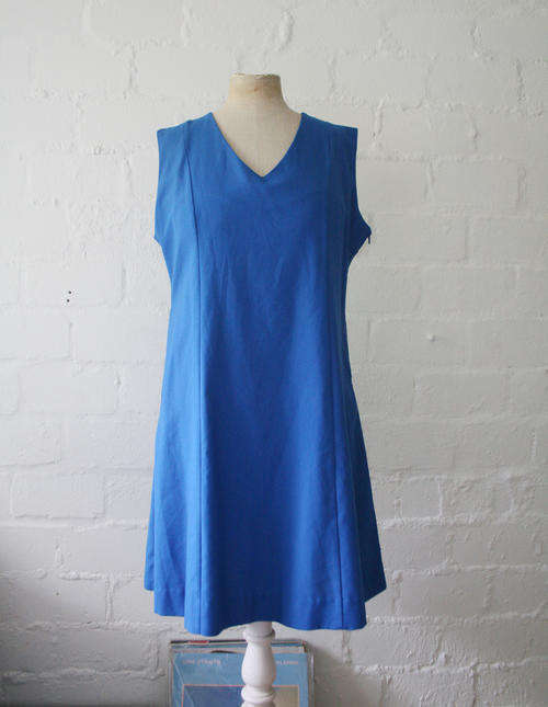 VINTAGE SIMPLE DARK BLUE SHIFT DRESS WITH A SLIGHT FLARE SIZE 14