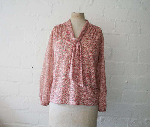 VINTAGE PINK AND WHITE PATTERNED BLOUSE WITH TIE NECKLINE SIZE 16