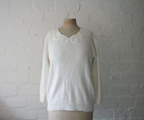 VINTAGE CREAM KNITTED JERSEY WITH EMBELLISHED NECKLINE SIZE M - L