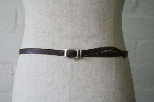 VINTAGE THIN BROWN LEATHER BELT