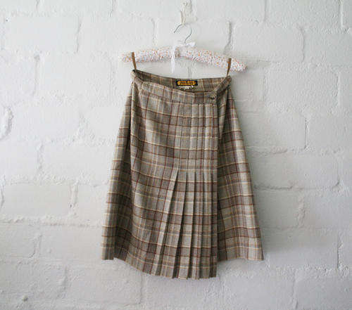 VINTAGE PLEATED TARTAN WRAPAROUND SKIRT SIZE 12