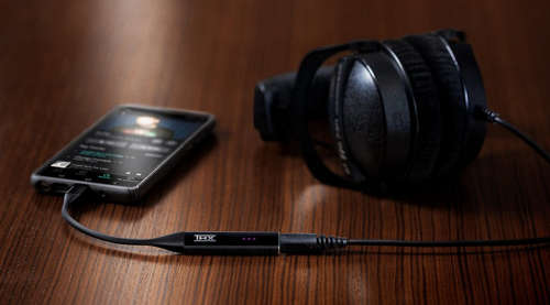 THX Onyx portable DAC headphone amplifier