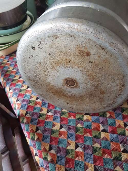 Vintage pressure cooker. Complete wirh attachments