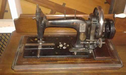 GRITZNER SEWING MACHINE