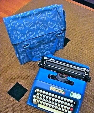 Olivetti Italia 90  Portable Typewriter