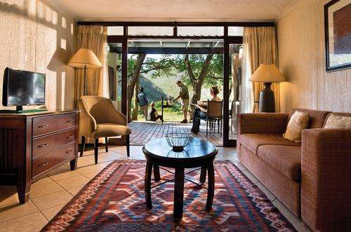 Kwa Maritane Bush Lodge - 1 Week Holiday - 8 sleeper chalet
