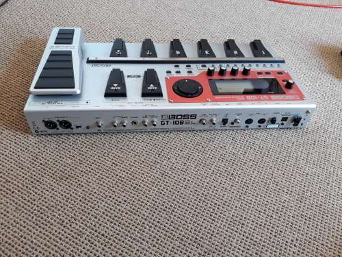 Roland BOSS GT10B Bass pedal