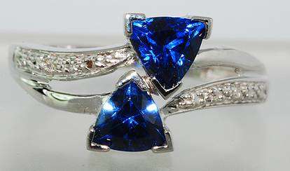 10K SOLID WHITE GOLD KASHMIR BLUE SAPPHIRE AND DIAMOND RING!!! VALUE: R16'902,00