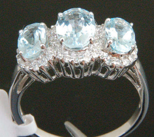 14K SOLID WHITE GOLD AQUAMARINE  AND DIAMOND  RING!!  3.330CTS!! RETAIL VALUE:R.28'210.00