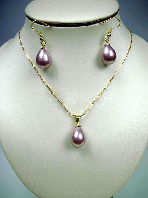 18K GOLD PLATED FRESHWATER SOUTH SEA SHELL PEARL NECLACE AND EARRINGS! 5 SETS AVAILABLE!!
