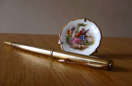 Vintage Limoges Porcelain Miniature Display Plate Gold-Rimmed Rococo Excellent Condition