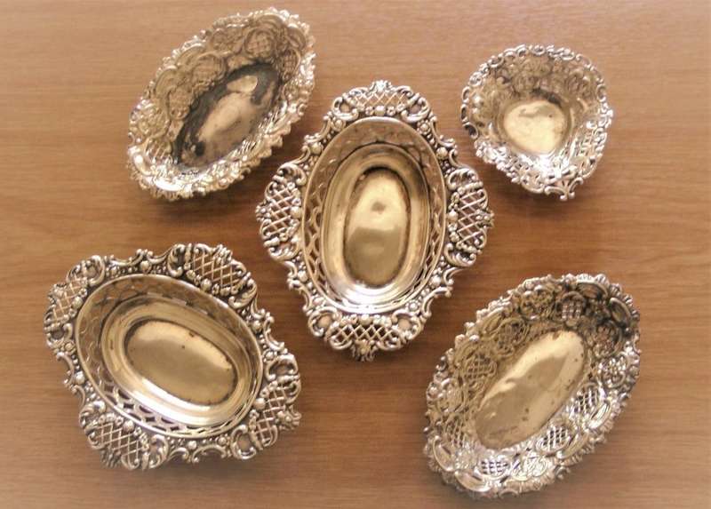 5 Victorian Nickel Silver Nut, Bon Bon Dishes, EPNS S&Co Arthur Elwell Spurrier & Co England, EUC