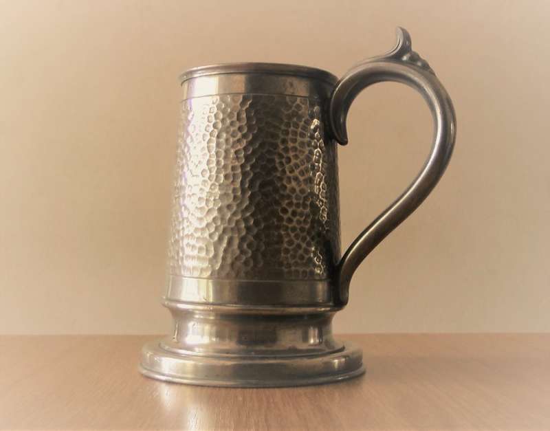 ER Marked English 1 Pint Hammered Pewter Tankard, Glass Bottom Base, Scroll Handle, Engraveable, EUC