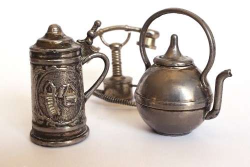 Vintage metal miniature kettle, miniature beer stein, miniature retro telephone figurine 1950-60