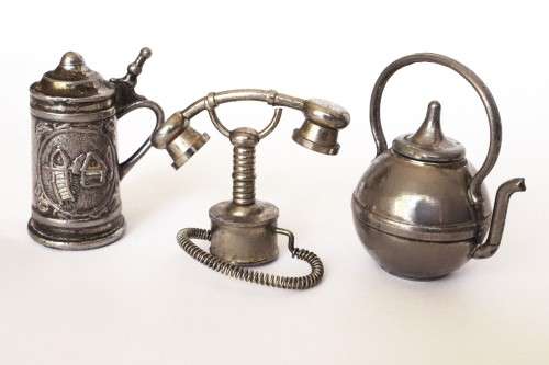 Vintage metal miniature kettle, miniature beer stein, miniature retro telephone figurine 1950-60