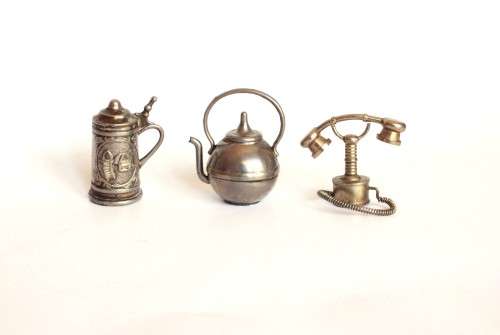 Vintage metal miniature kettle, miniature beer stein, miniature retro telephone figurine 1950-60