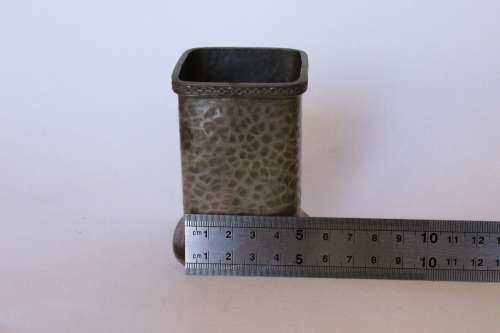 Granby hammered pewter Art Nouveau table top pen pencil holder toothbrush holder F.Pochin & Son 1910