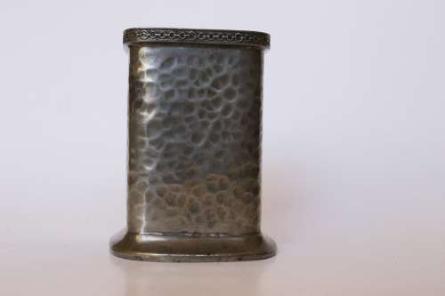 Granby hammered pewter Art Nouveau table top pen pencil holder toothbrush holder F.Pochin & Son 1910