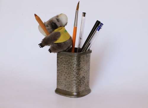 Granby hammered pewter Art Nouveau table top pen pencil holder toothbrush holder F.Pochin & Son 1910