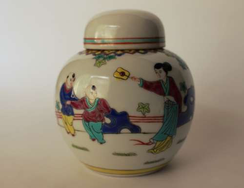 Chinese Famille Rose vase Oriental ginger jar mother and kids Jiangxi Jingdezhen Min Ci near mint