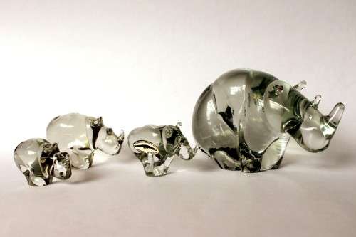 Vintage Ngwenya Glass Kingdom of Swaziland Rhinoceros Figurine Rhino Family w/Sticker Near Mint