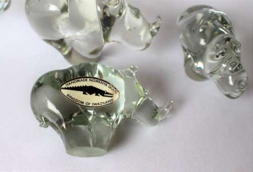 Vintage Ngwenya Glass Kingdom of Swaziland Rhinoceros Figurine Rhino Family w/Sticker Near Mint