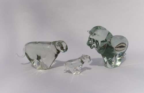 Vintage Ngwenya Glass Kingdom of Swaziland 3 Lion Figurine wSticker Near Mint