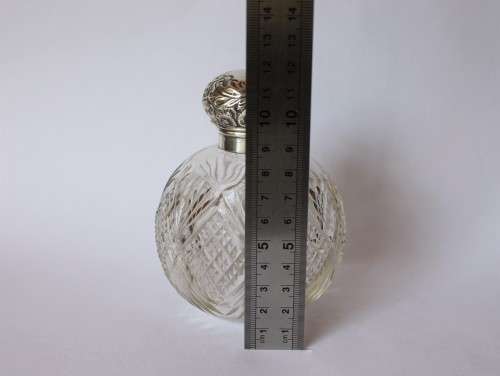 Victorian Sterling Silver Top Crystal Perfume Scent Bottle Walker Hall Sheffield c1900 England VG