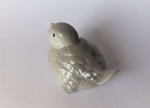 Otagiri OMC Vintage Sparrow Baby Bird Fledgling Figurine Giftware Japanese Porcelain Near Mint