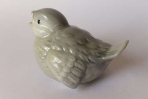 Otagiri OMC Vintage Sparrow Baby Bird Fledgling Figurine Giftware Japanese Porcelain Near Mint