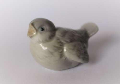 Otagiri OMC Vintage Sparrow Baby Bird Fledgling Figurine Giftware Japanese Porcelain Near Mint