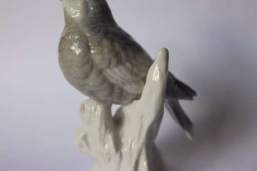 Otagiri OMC Vintage Porcelain Blue Grey Bird On A Branch Figurine Giftware Japan Near Mint