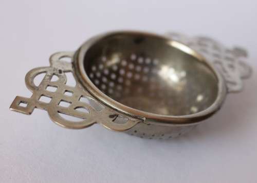 Art Nouveau Style 2 Piece Antique Silver Plate EPNS England Tea Strainer w/Tray c1910-1914 EUC