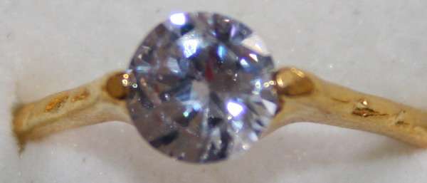 **CrAzY Auction!!** Hand-Made 18k Yellow GP Zircon Ring (LR127)