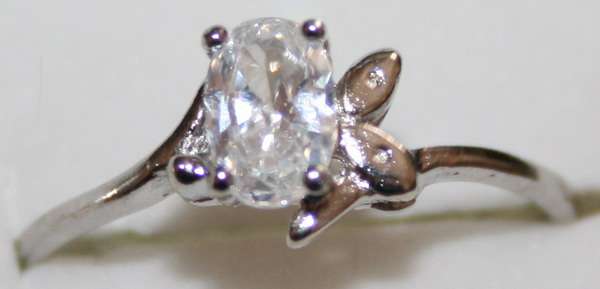 **EMIGRATING - Must Go!!** Hand-crafted .925 Sterling Silver Small CZ Ring (LR907)