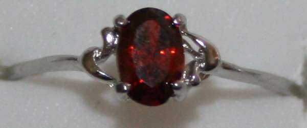 **EMIGRATING - CrAzY Auction!!** Hand-crafted .925 Sterling Silver Small Ring (LR948)
