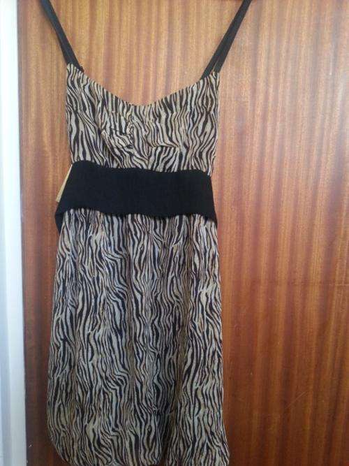 **IN STOCK**Guess dress size s NWT Stunning