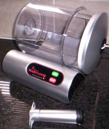 9-MINUTE MEAT MARINATOR (Sunbeam) ***BRAND NEW***