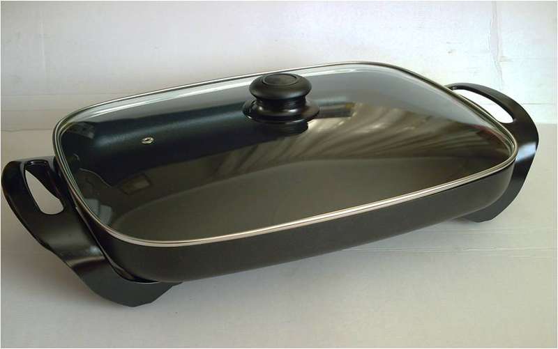 Electric Frying Pan / Skillet / Server ***BRAND NEW***