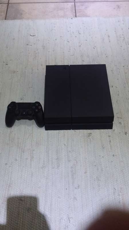 PS4 1TB Console