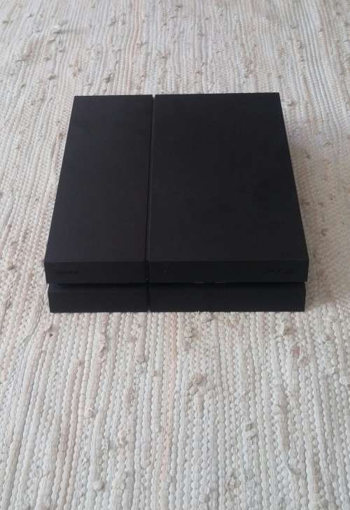 PS4 1TB Console