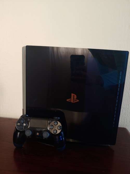 Playstation 4 Pro 500 Million Edition