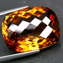 28.00ct TOP GRADE IMPERIAL TOPAZ - VVS - Exceptional quality piece from Brazil
