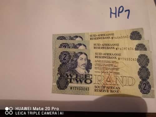 3 x R2 banknotes