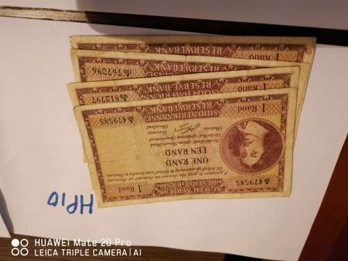 4 x R1 banknotes