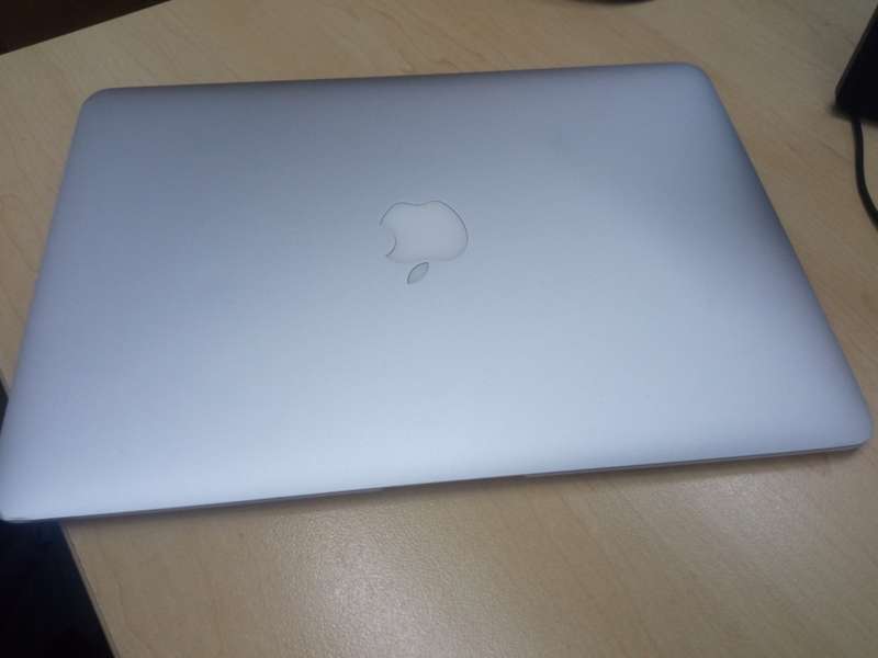 APPLE MACBOOK AIR (NEW BATT)