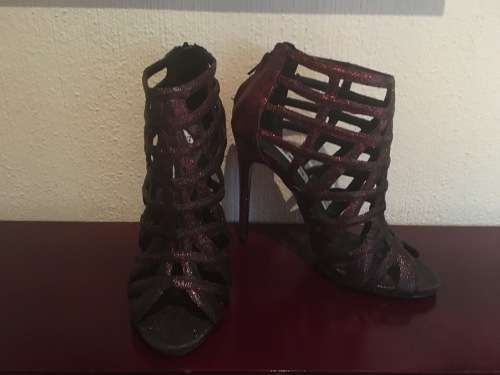 Steve Maddon Ombre Black and Red custom high heels