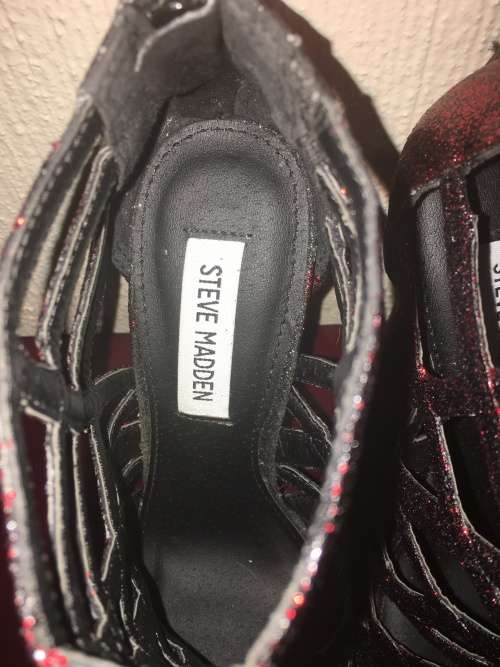 Steve Maddon Ombre Black and Red custom high heels
