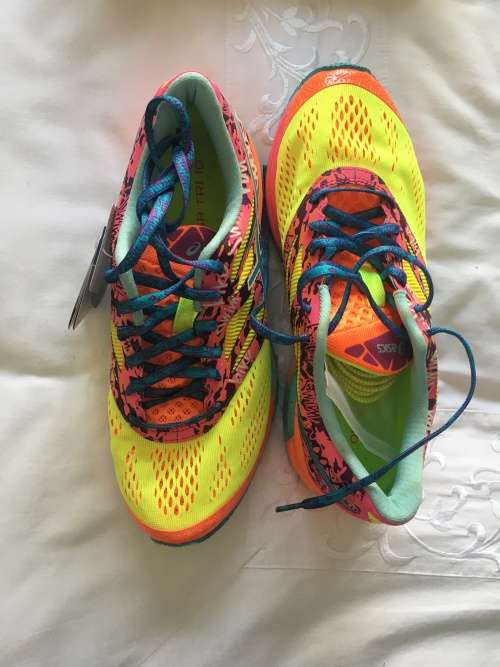 Asics Gel Noosa Tri-10 running shoes size USA7 or SA5