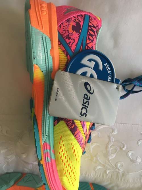 Asics Gel Noosa Tri-10 running shoes size USA7 or SA5